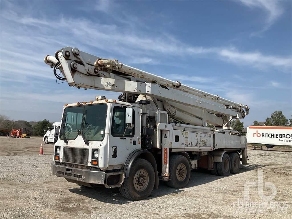 Mack MR686S Camiones de concreto