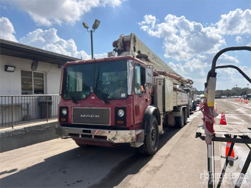 Mack MR688S Camiones de concreto