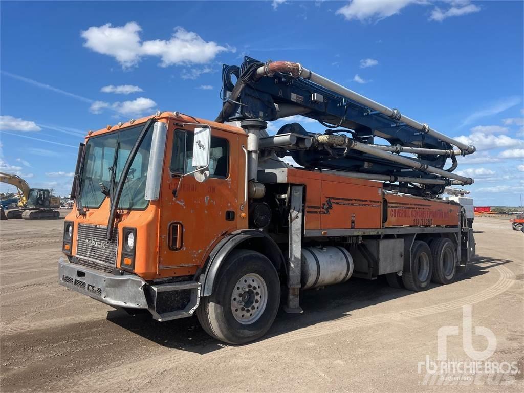 Mack MR688S Camiones de concreto