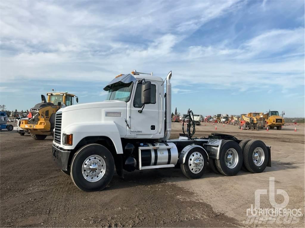 Mack PI64T Camiones tractor