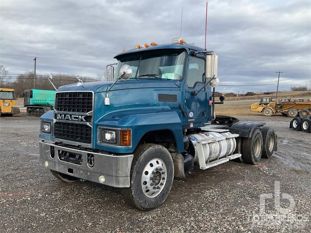 Mack PI64T Camiones tractor