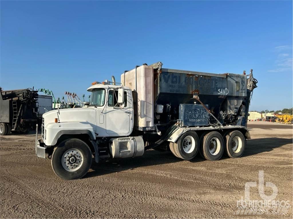 Mack RD688S Camiones de concreto