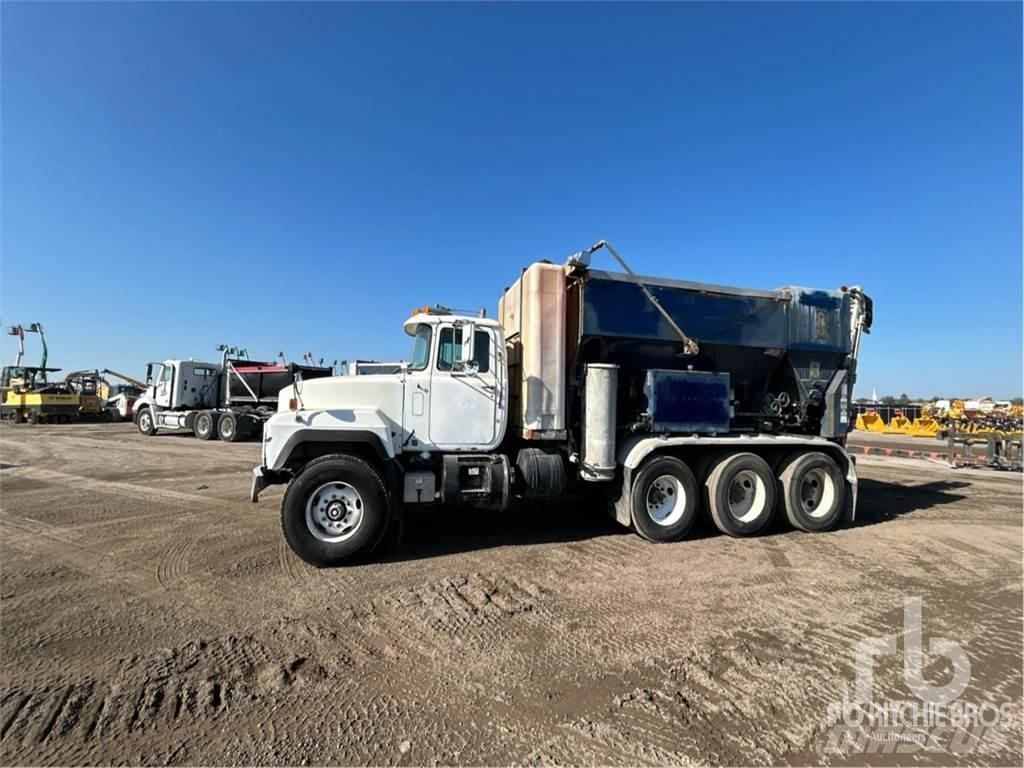 Mack RD688S Camiones de concreto