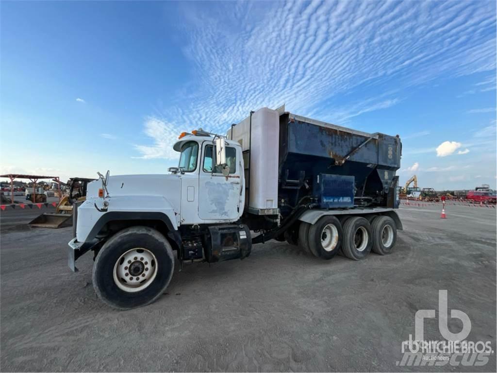 Mack RD688S Camiones de concreto