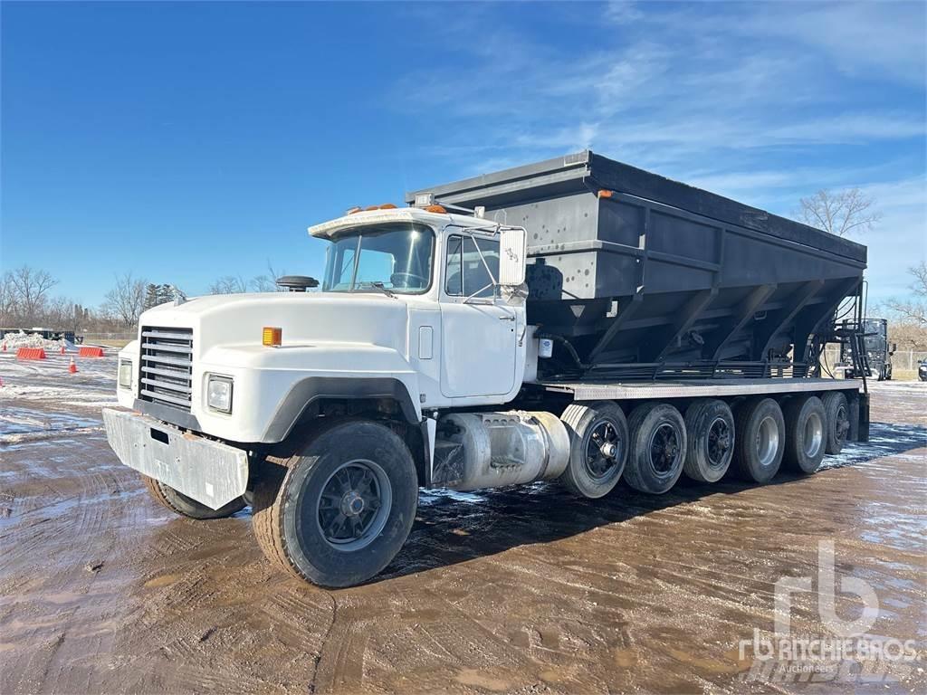 Mack RD688S Bañeras basculantes usadas