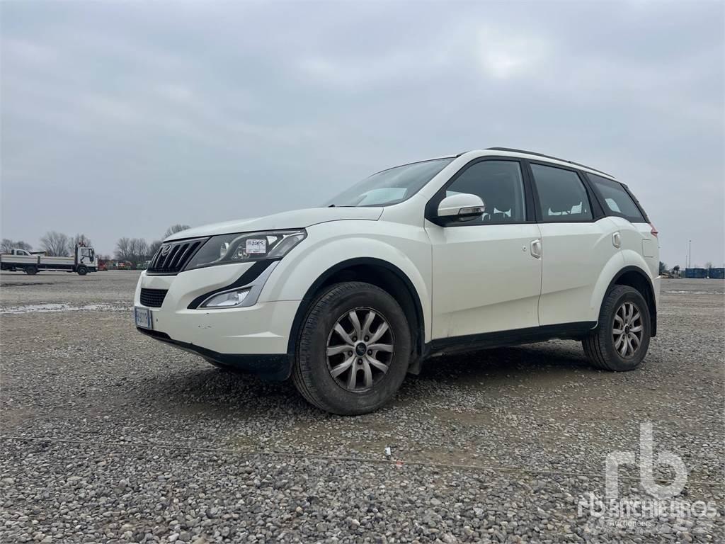 Mahindra XUV500 Caja abierta/laterales abatibles