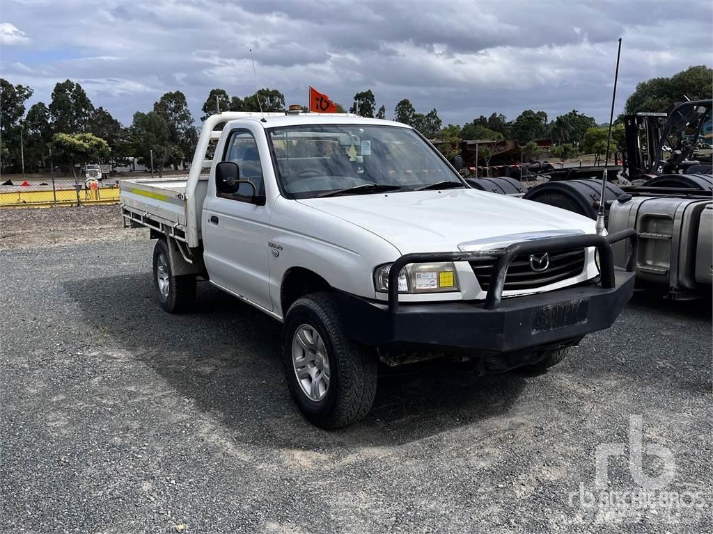 Mazda BRAVO Caja abierta/laterales abatibles