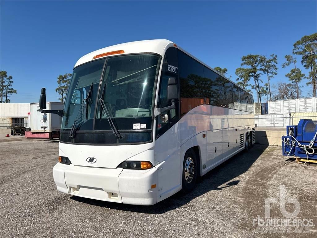 MCI J4500 Autobuses tipo pullman