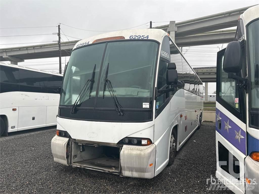 MCI J4500 Autobuses tipo pullman