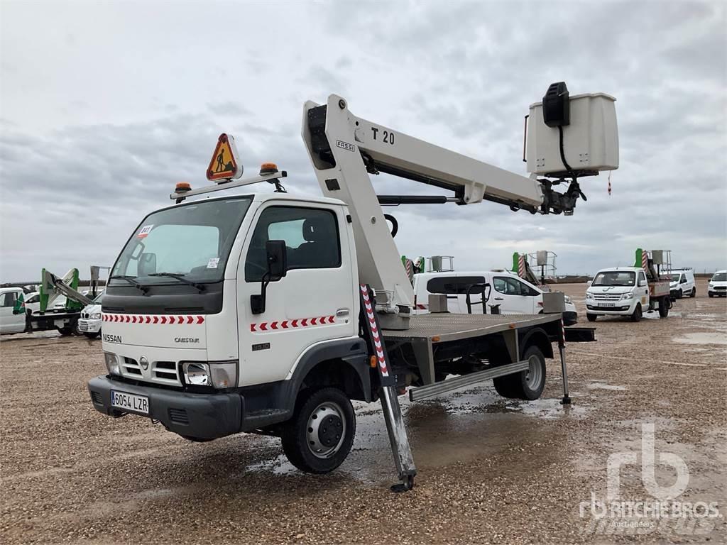 Nissan CABSTAR Camiones grúa