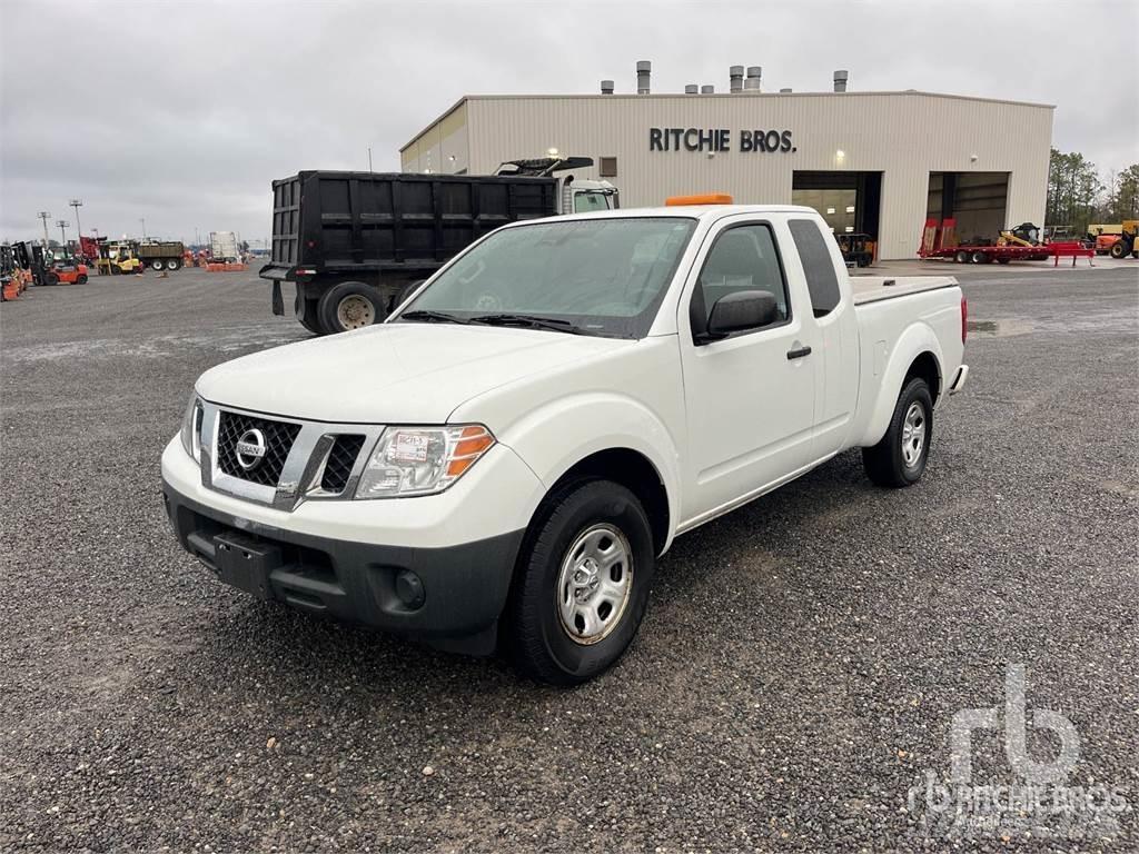 Nissan FRONTIER Caja abierta/laterales abatibles