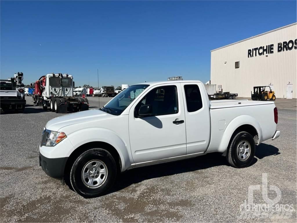 Nissan FRONTIER Caja abierta/laterales abatibles