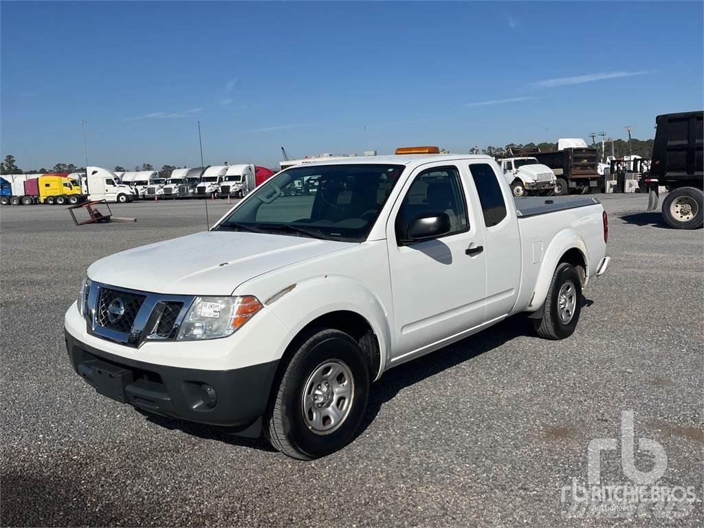 Nissan FRONTIER Caja abierta/laterales abatibles