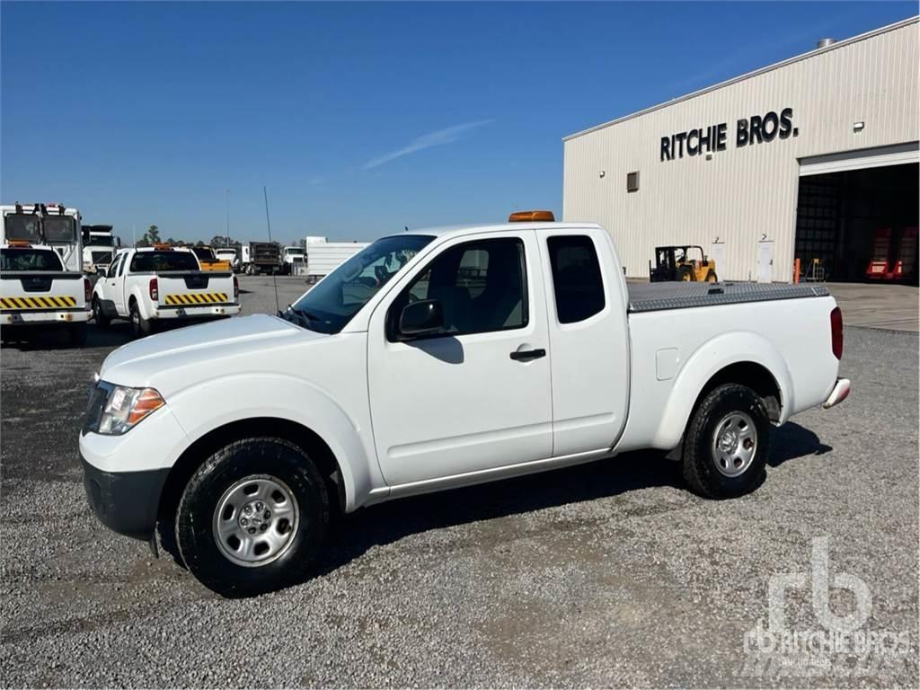 Nissan FRONTIER Caja abierta/laterales abatibles