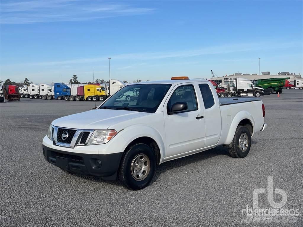 Nissan FRONTIER Caja abierta/laterales abatibles