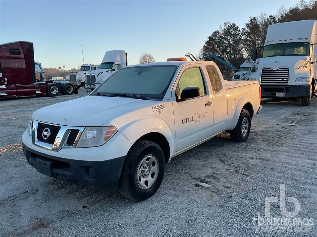 Nissan FRONTIER Caja abierta/laterales abatibles