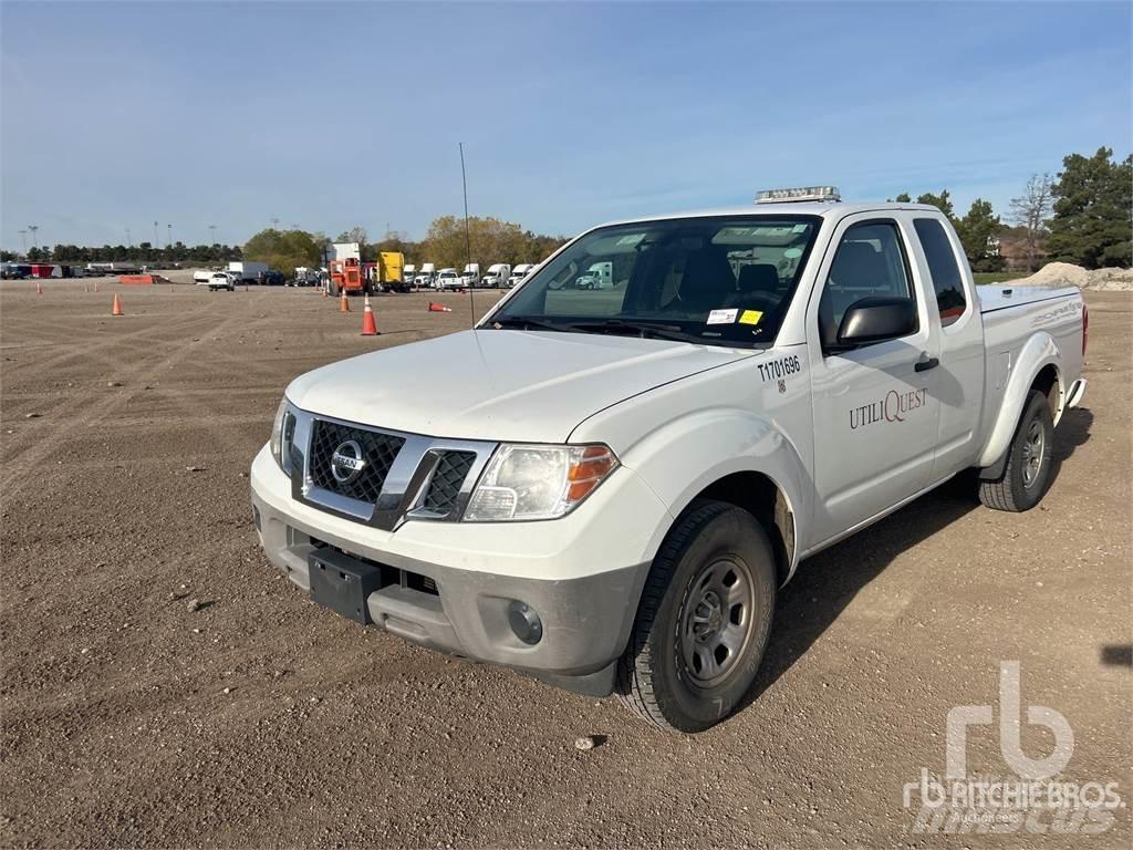 Nissan FRONTIER Caja abierta/laterales abatibles