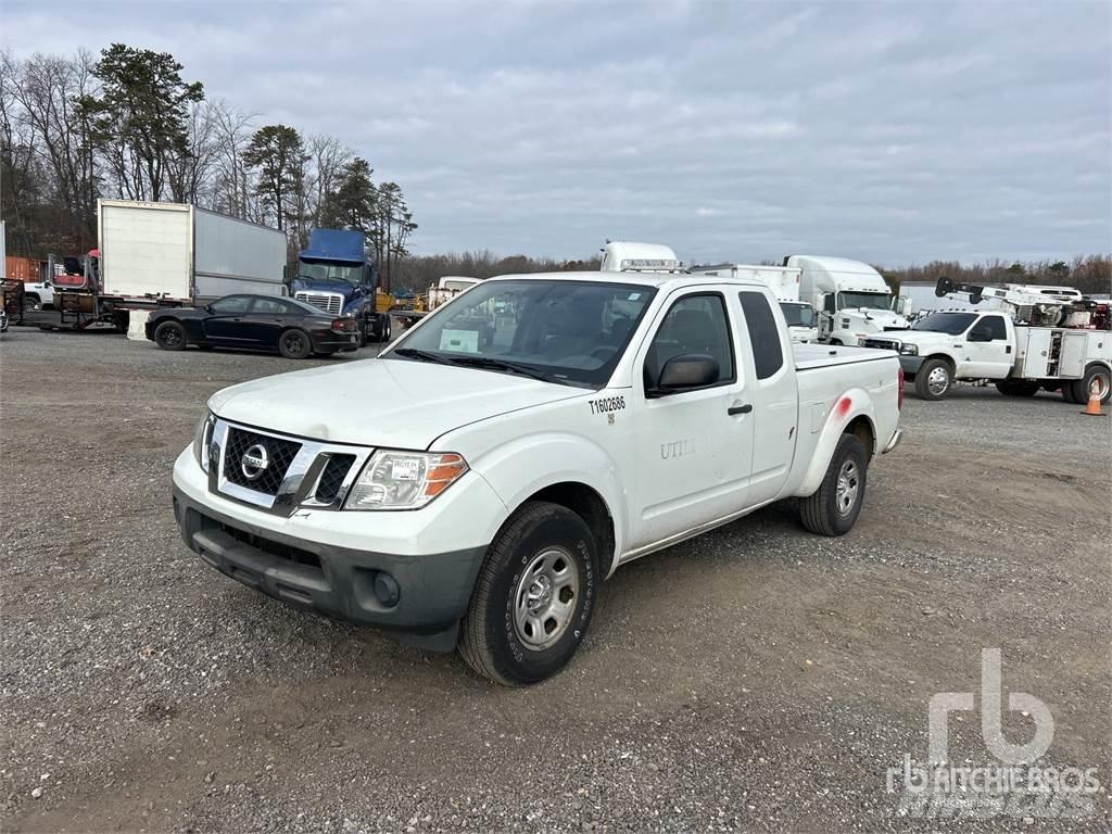 Nissan FRONTIER Caja abierta/laterales abatibles