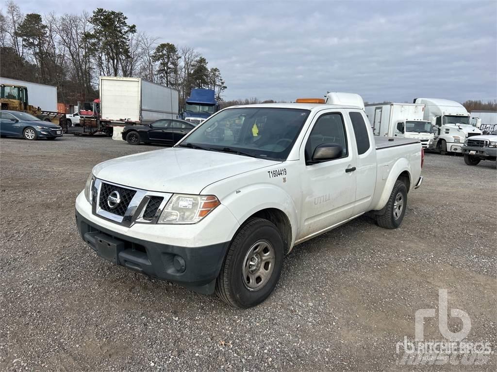 Nissan FRONTIER Caja abierta/laterales abatibles