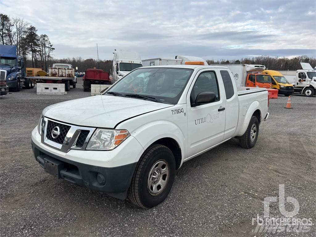 Nissan FRONTIER Caja abierta/laterales abatibles