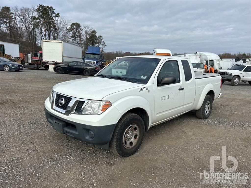 Nissan FRONTIER Caja abierta/laterales abatibles