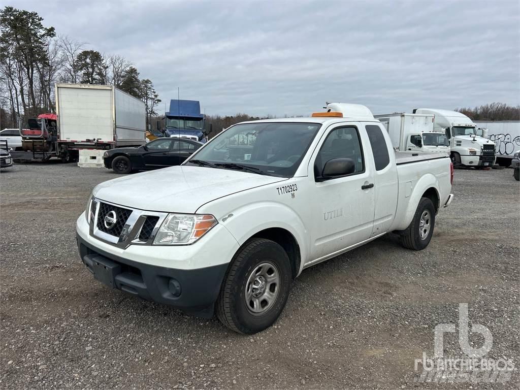 Nissan FRONTIER Caja abierta/laterales abatibles