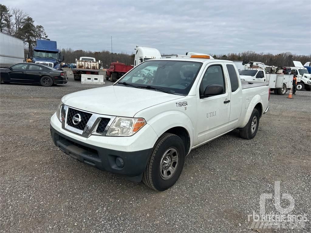 Nissan FRONTIER Caja abierta/laterales abatibles