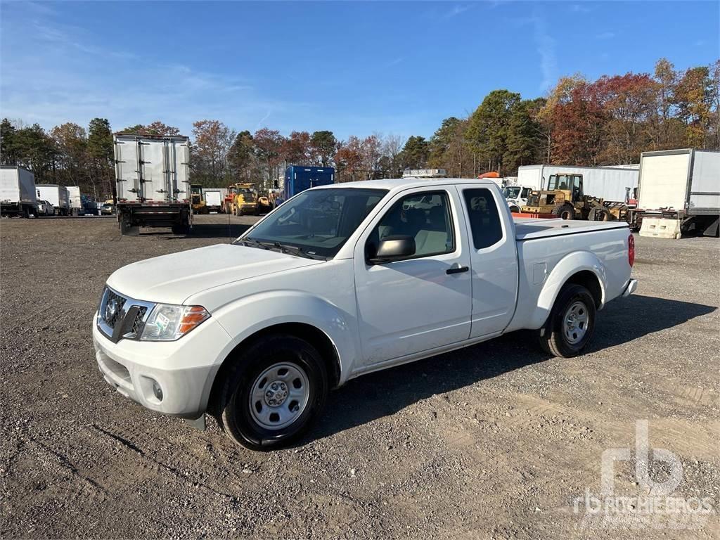 Nissan FRONTIER Caja abierta/laterales abatibles