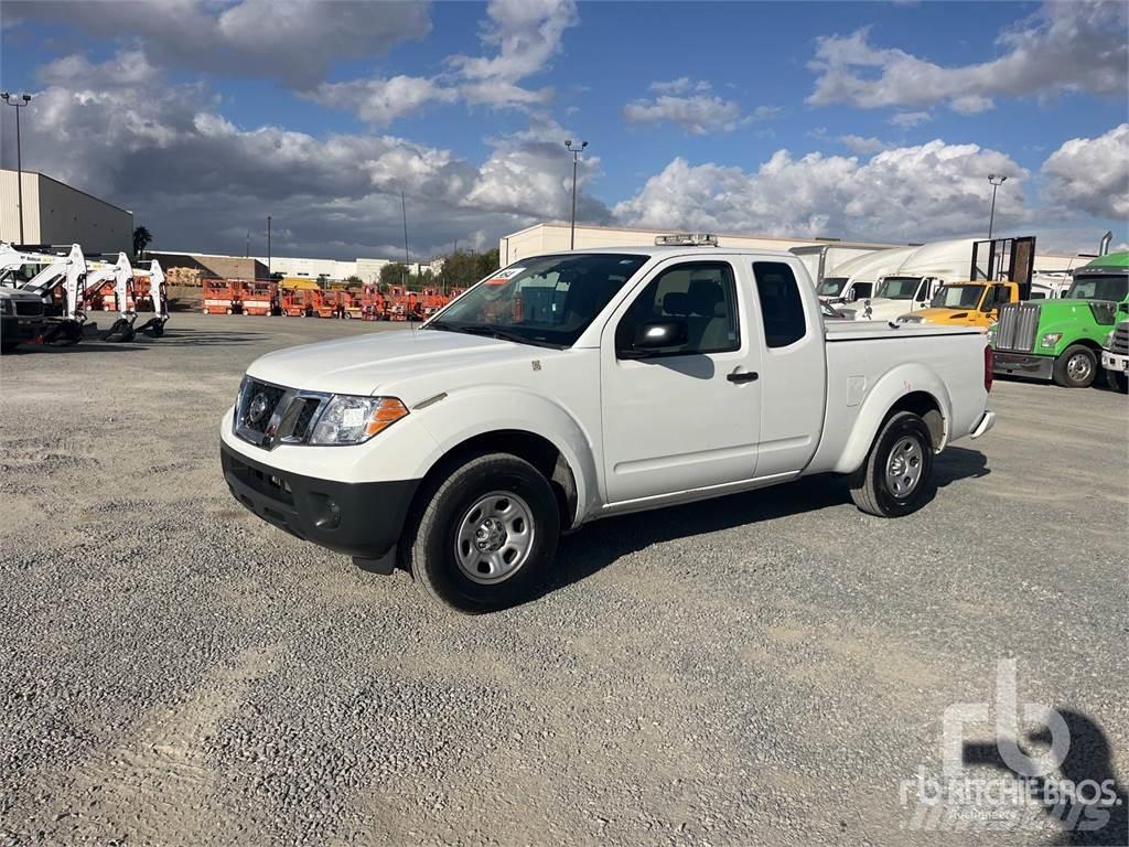 Nissan FRONTIER Caja abierta/laterales abatibles