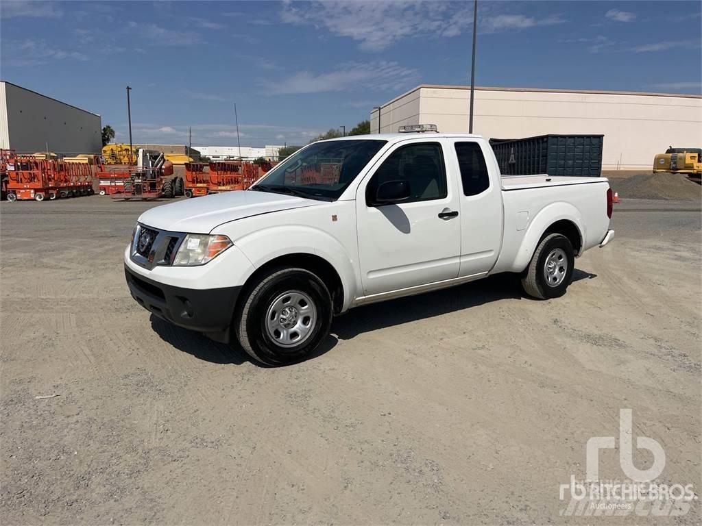 Nissan FRONTIER Caja abierta/laterales abatibles