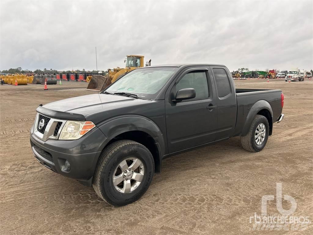 Nissan FRONTIER Caja abierta/laterales abatibles