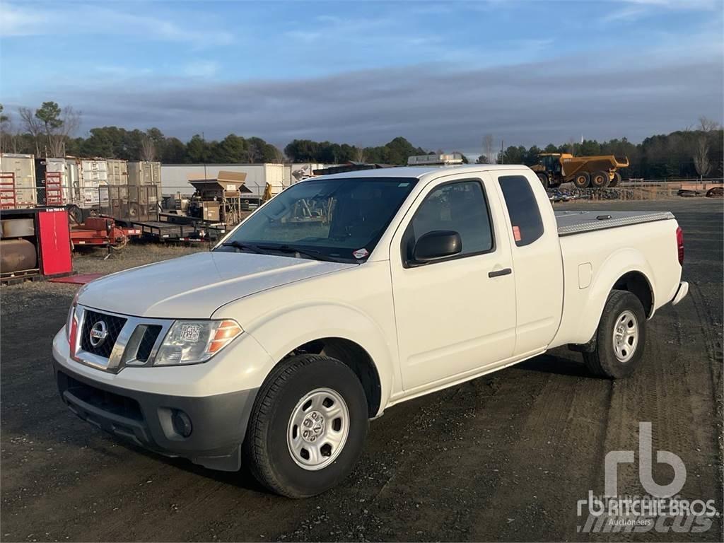 Nissan FRONTIER Caja abierta/laterales abatibles