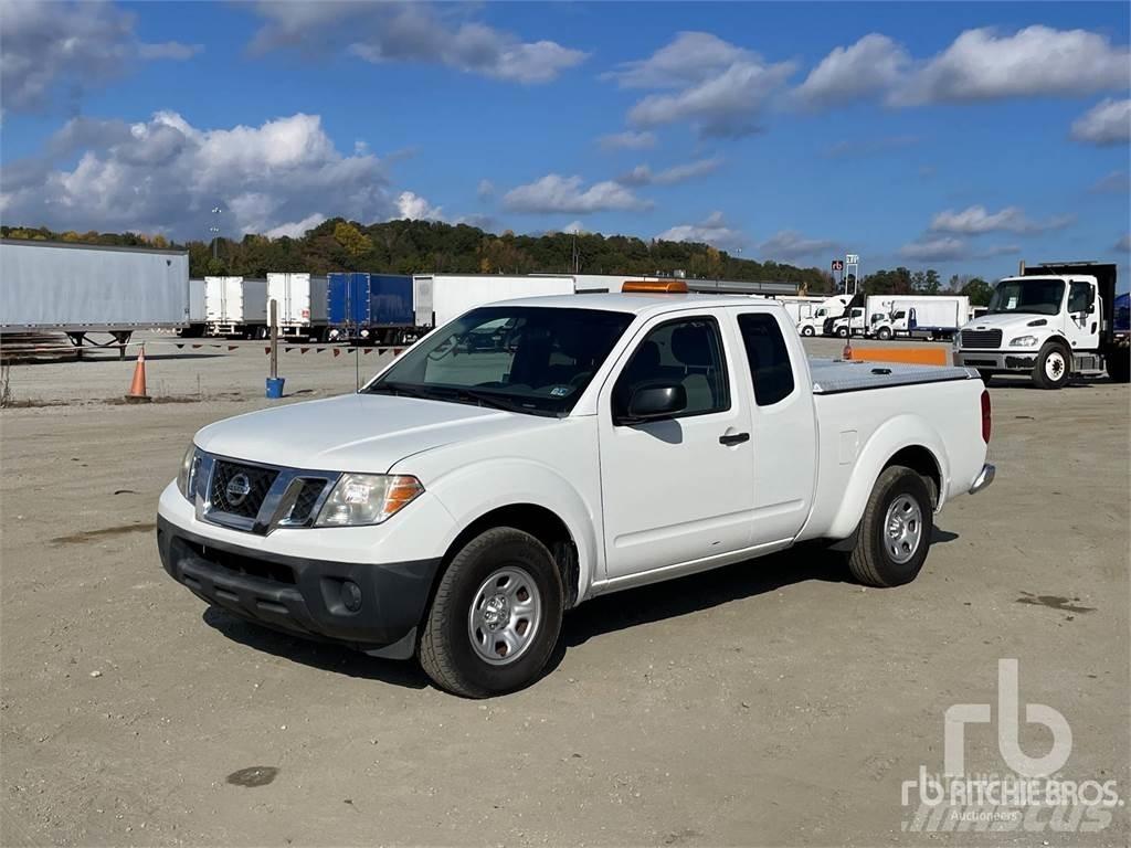 Nissan FRONTIER Caja abierta/laterales abatibles