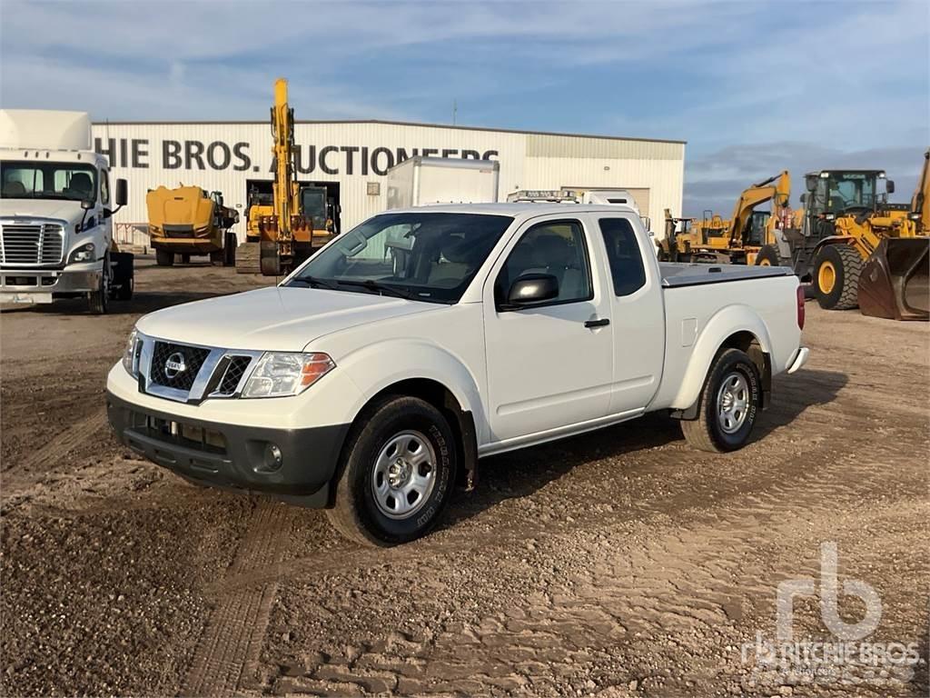 Nissan FRONTIER Caja abierta/laterales abatibles