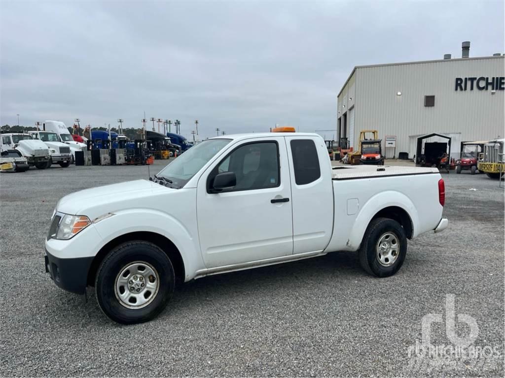 Nissan FRONTIER Caja abierta/laterales abatibles