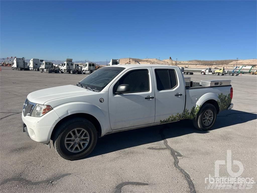 Nissan FRONTIER Caja abierta/laterales abatibles