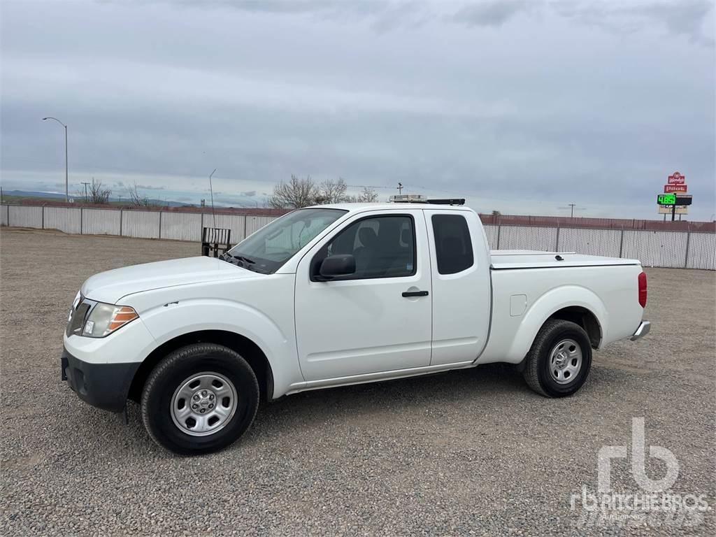 Nissan FRONTIER Caja abierta/laterales abatibles