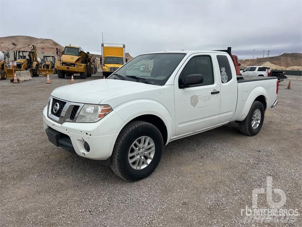 Nissan FRONTIER Caja abierta/laterales abatibles