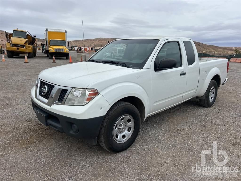 Nissan FRONTIER Caja abierta/laterales abatibles