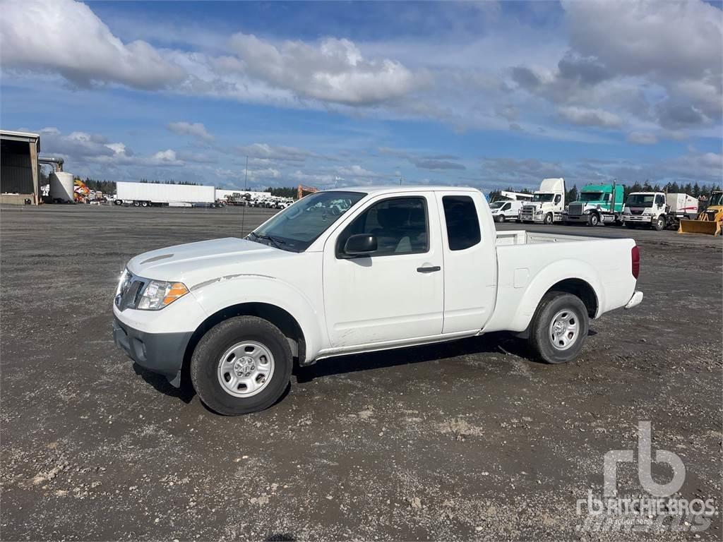 Nissan FRONTIER Caja abierta/laterales abatibles