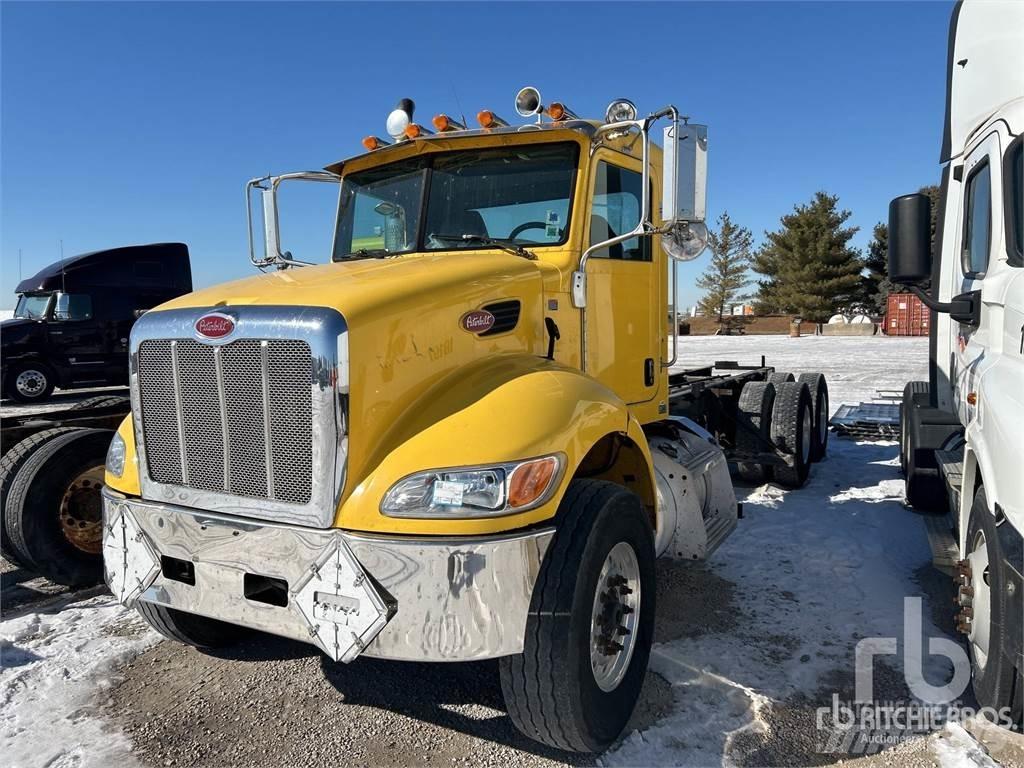 Peterbilt 348 Camiones con chasís y cabina