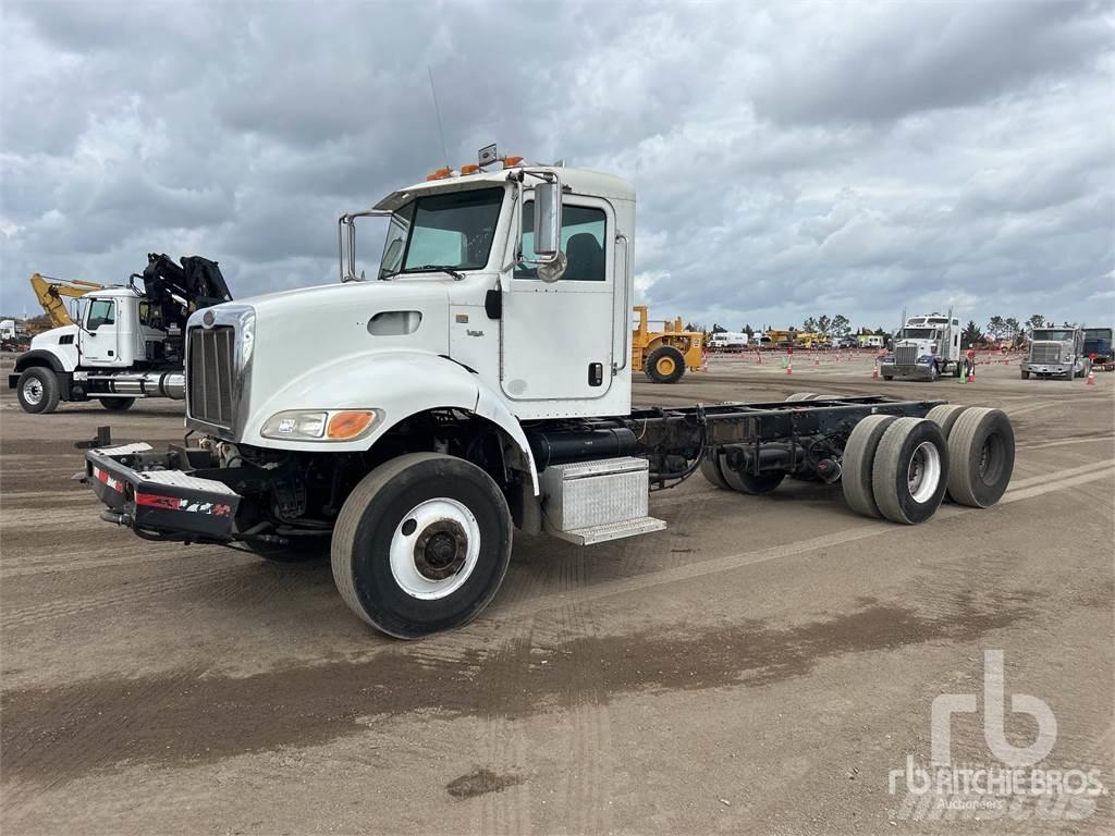 Peterbilt 348 Camiones con chasís y cabina