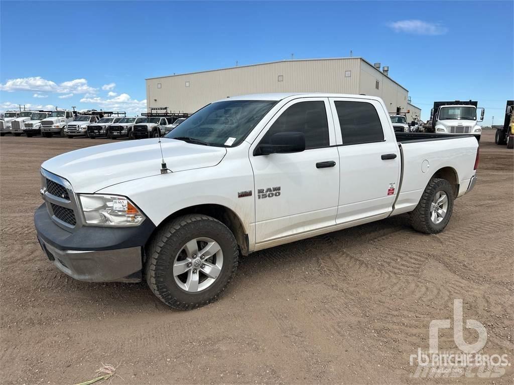 RAM 1500 Caja abierta/laterales abatibles