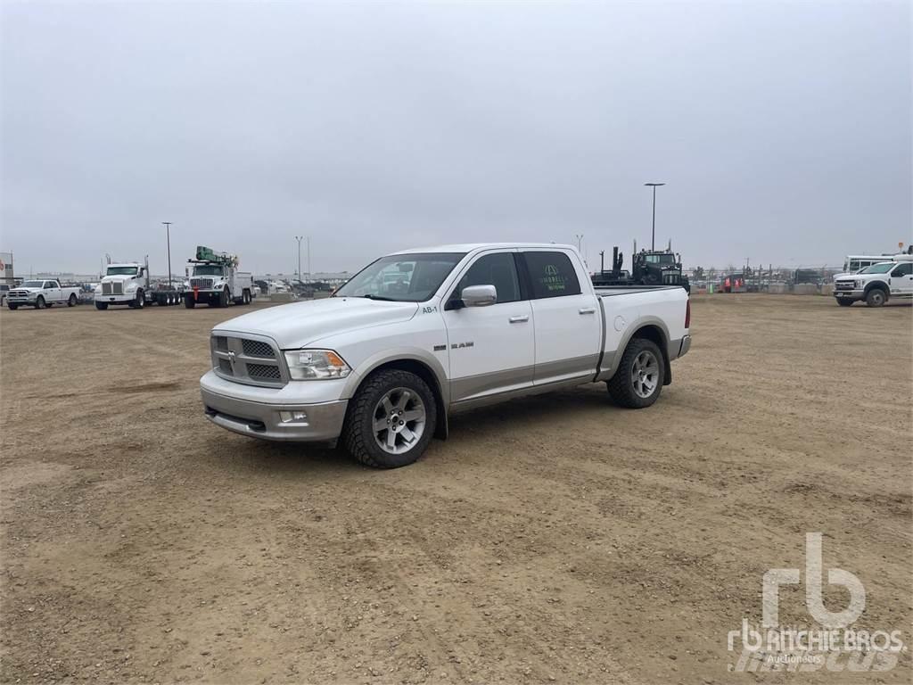 RAM 1500 Caja abierta/laterales abatibles