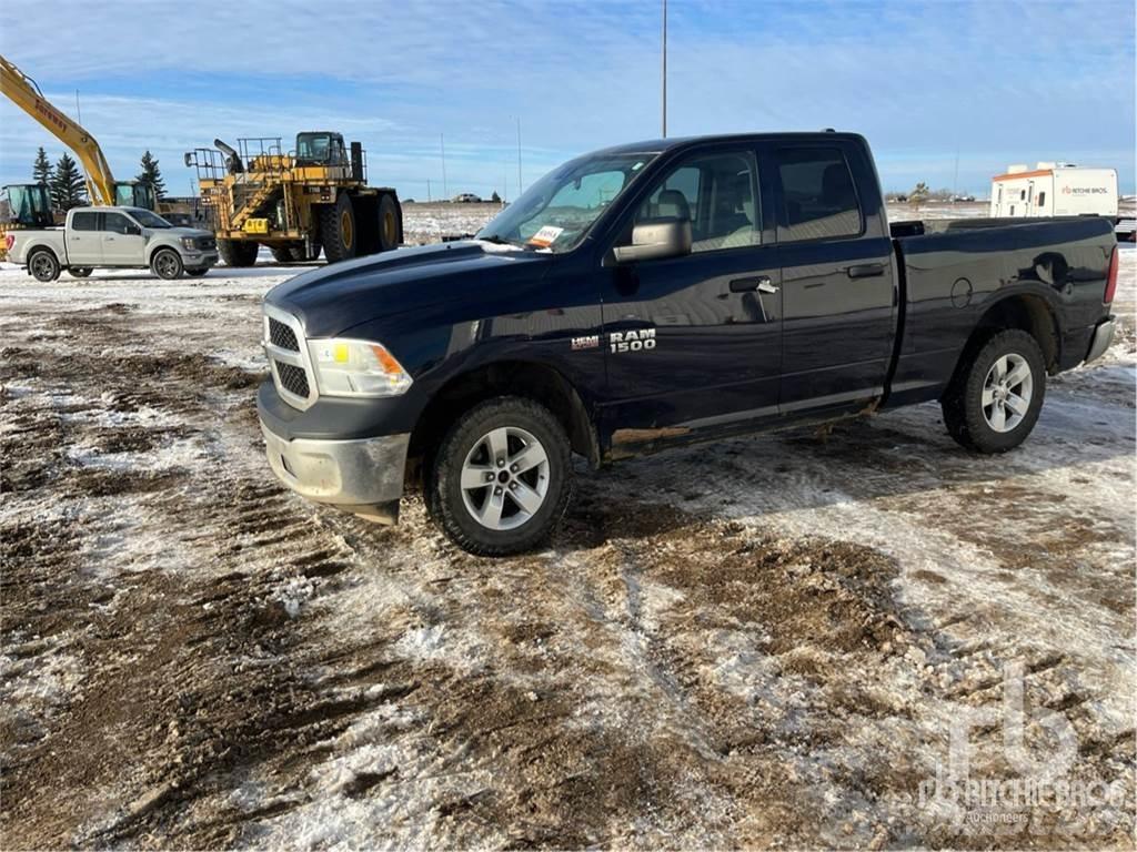 RAM 1500 Caja abierta/laterales abatibles