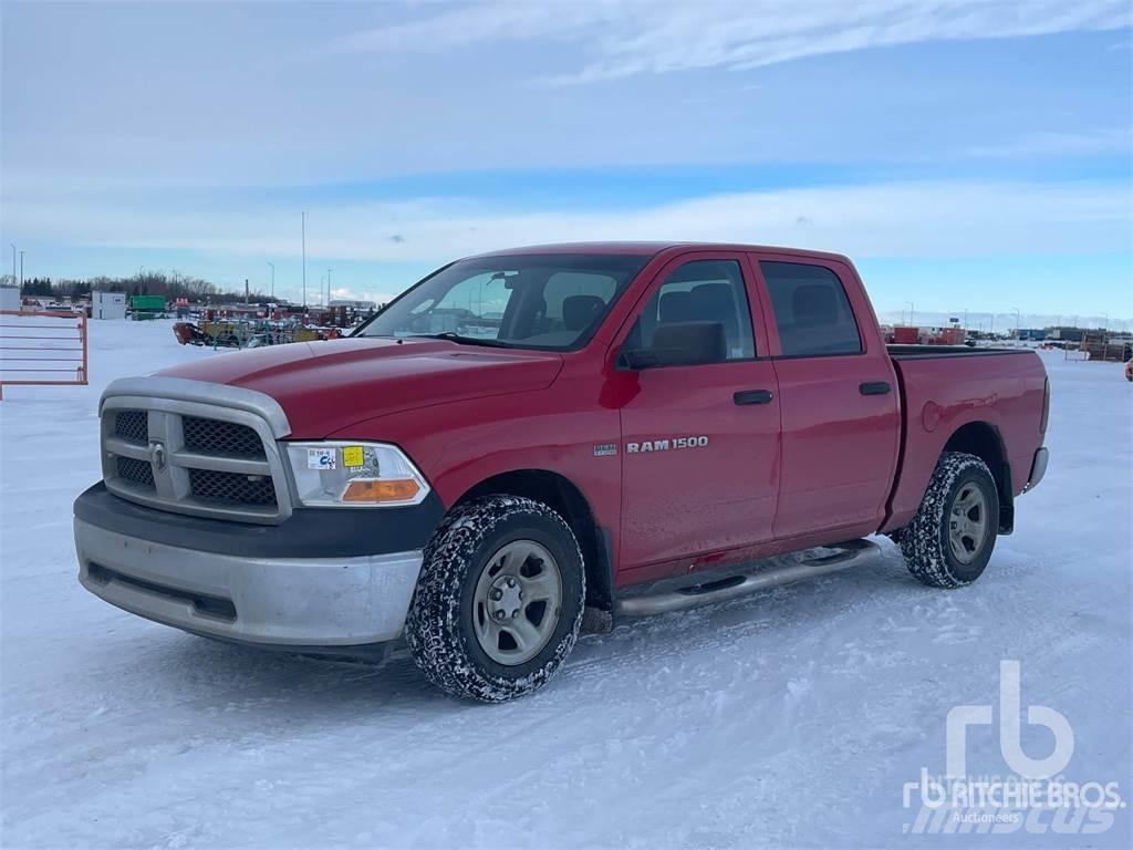 RAM 1500 Caja abierta/laterales abatibles