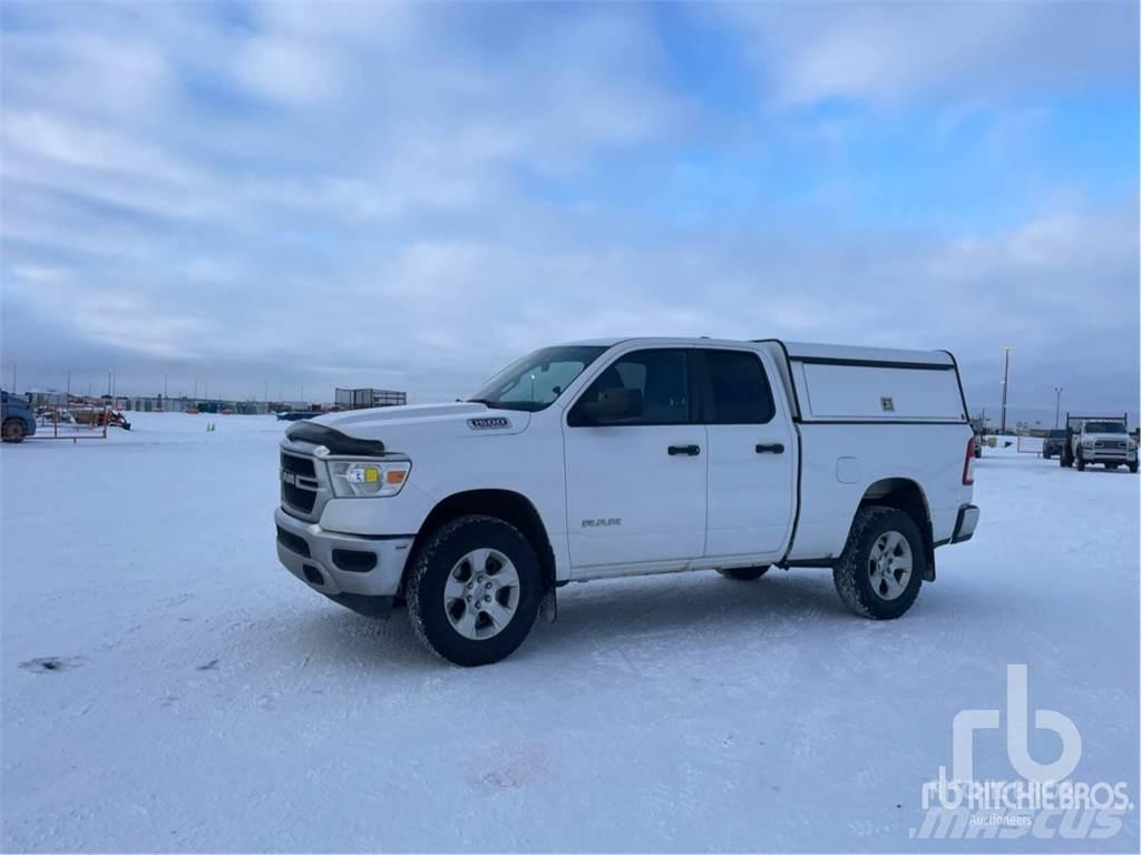 RAM 1500 Caja abierta/laterales abatibles