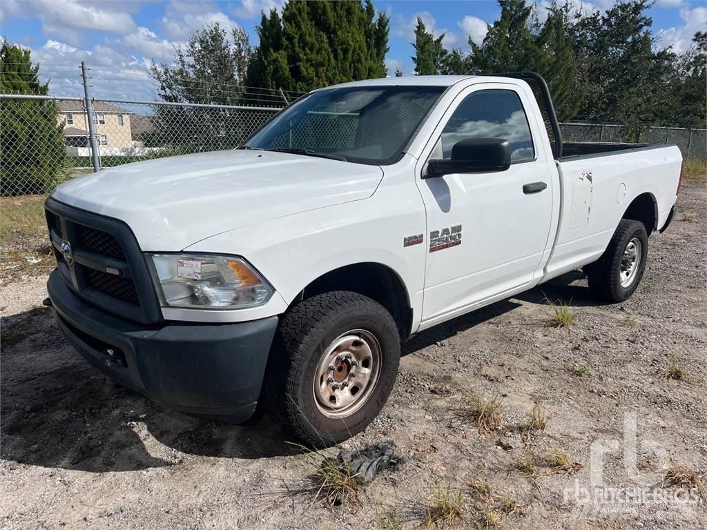 RAM 2500 Caja abierta/laterales abatibles