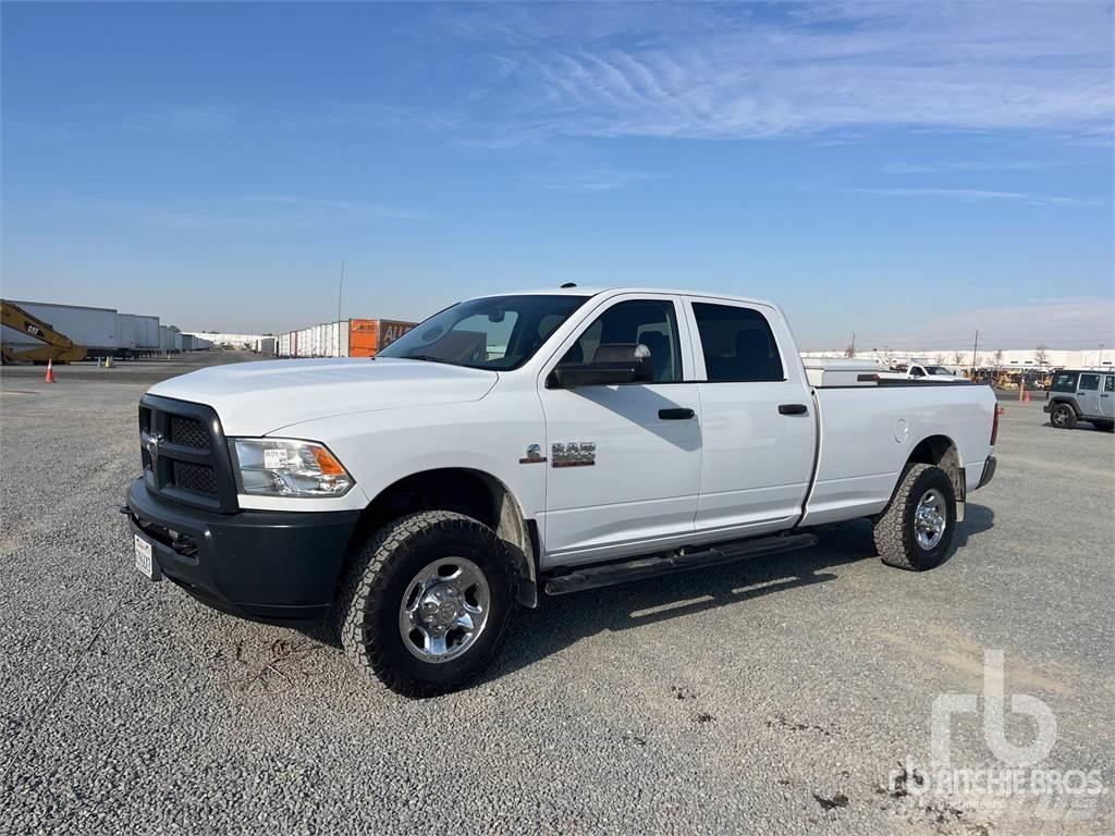 RAM 2500 Caja abierta/laterales abatibles