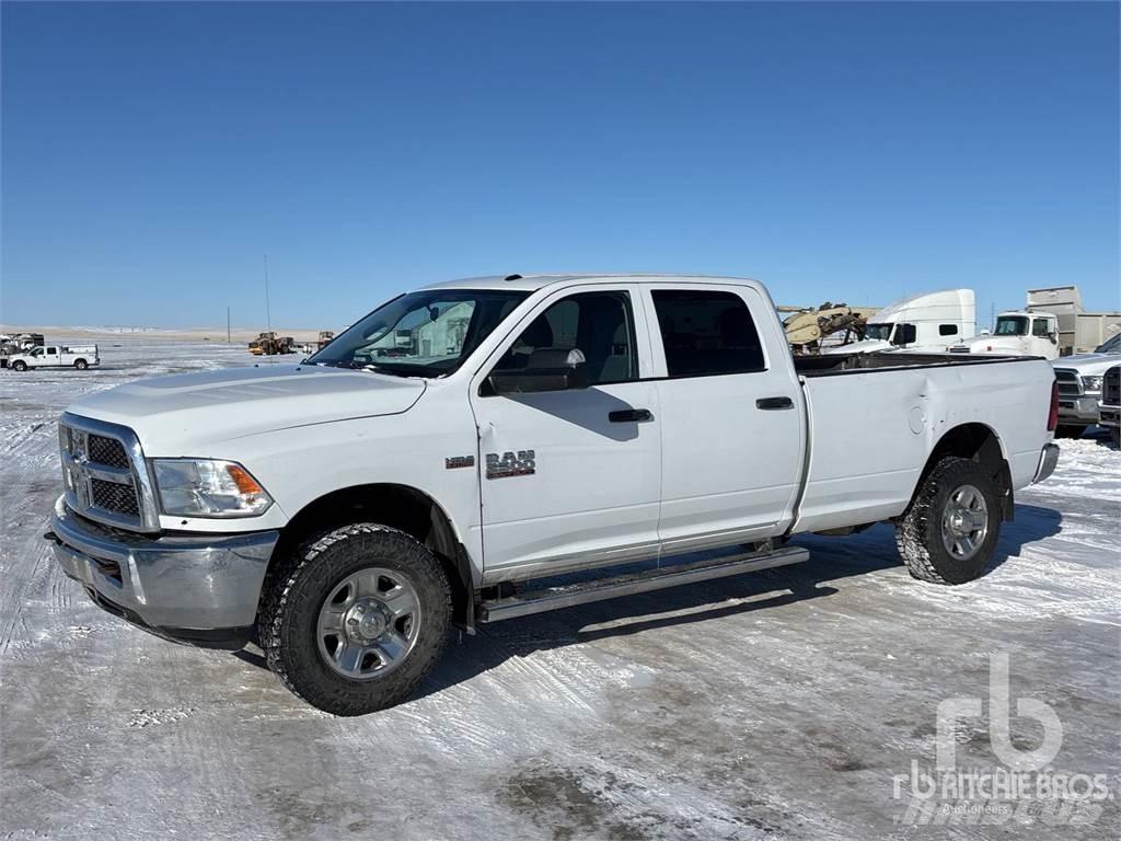 RAM 2500 Caja abierta/laterales abatibles